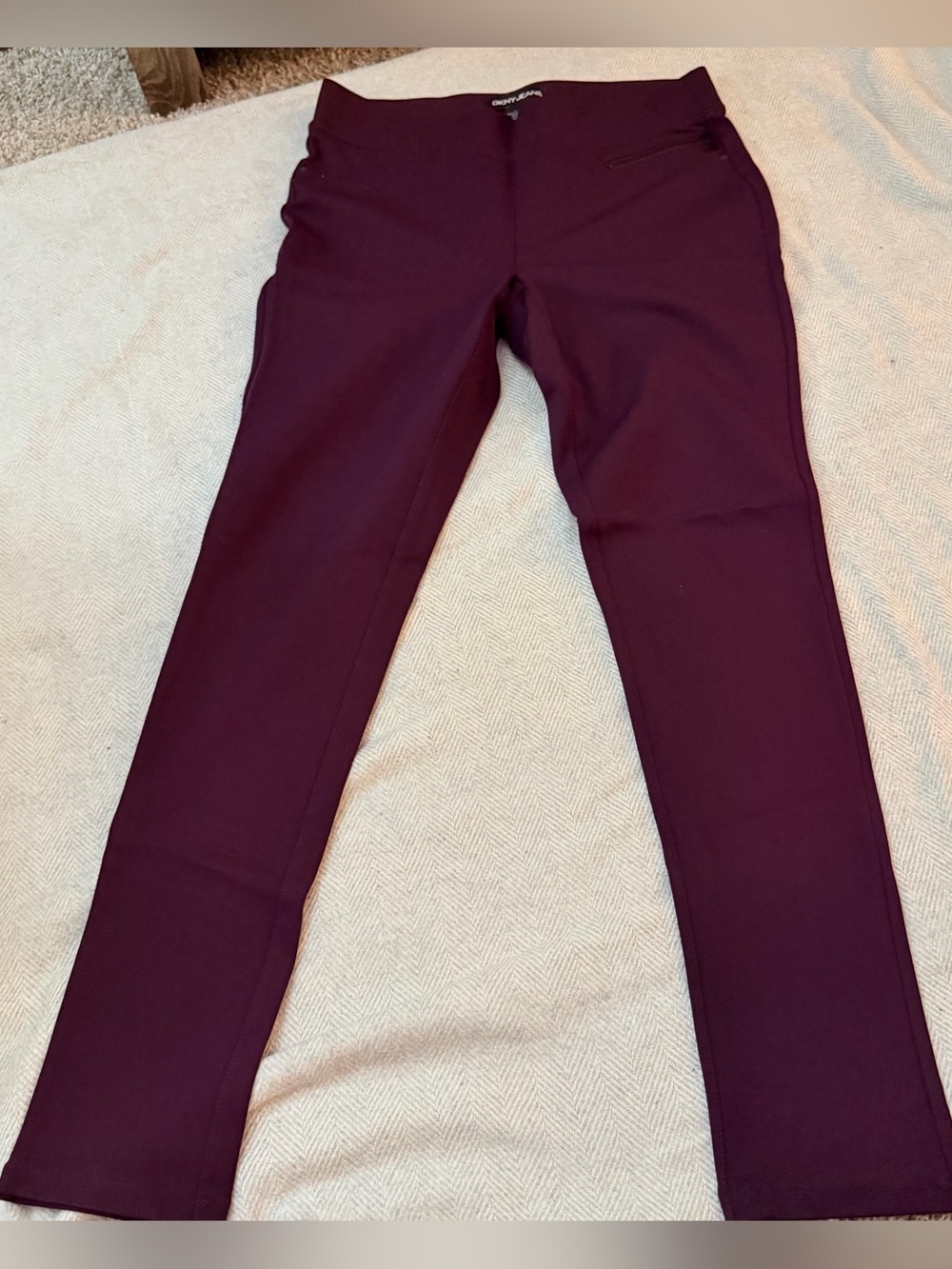 DKNY Jeans Women’s Purple Skinny Stretchy Pants Size S Stretch Pockets Zip 27.5"